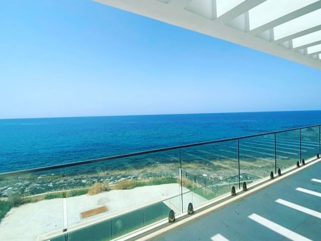 Sea Front 6 bedroom villa in Karşıyaka, pre Turkish title deeds.Ready to move in...