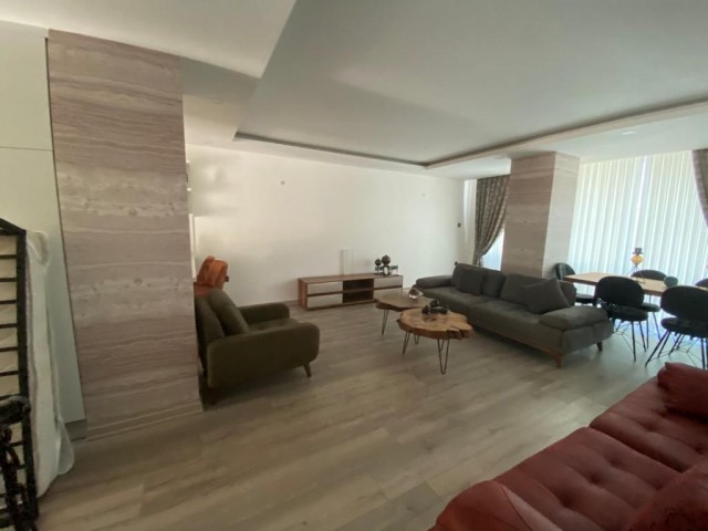 De luxe apartment 2+1 120 m2...With pool and security ** 