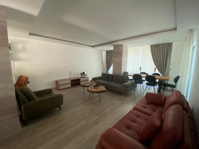 De luxe apartment 2+1 120 m2...With pool and security ** 