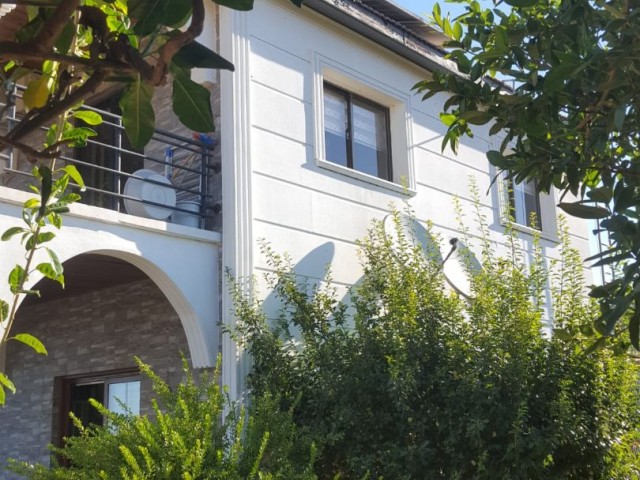 Güzelyurt Akçay is also used as both a villa and a beauty center, the workplace (located on the same property) is for sale.Various fruit trees give life to this exceptional property. ** 