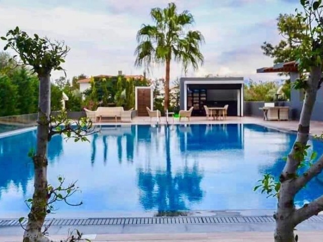 Girne center, 3 bedroom ,sea view luxery flat for sale( sport salon,open and closed  area pool,open and closed area car park,security ,reception...ect