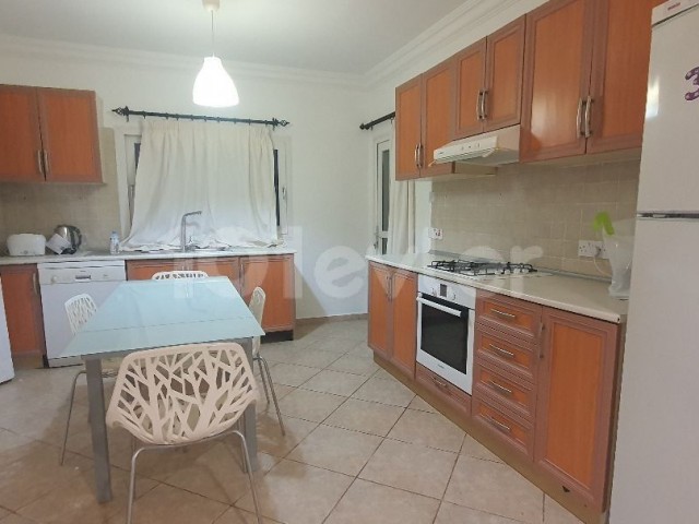 Kyrenia 3 bedroom flat including 50 stg maintance fee for Rent - Edremit ** 