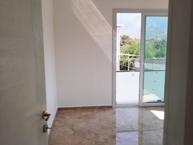 2+1 badroom flat with garden to sale in district Alsancak