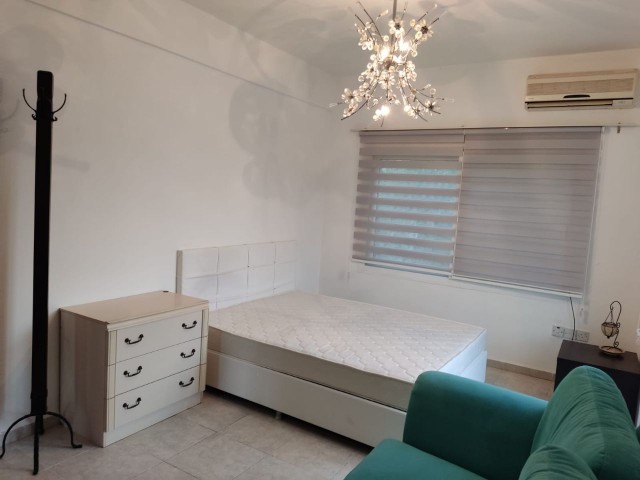 Girne Yeşiltepede havuzlu müstakil , full esyalı villa.(.2deposit 1 kira 1 komisyon)