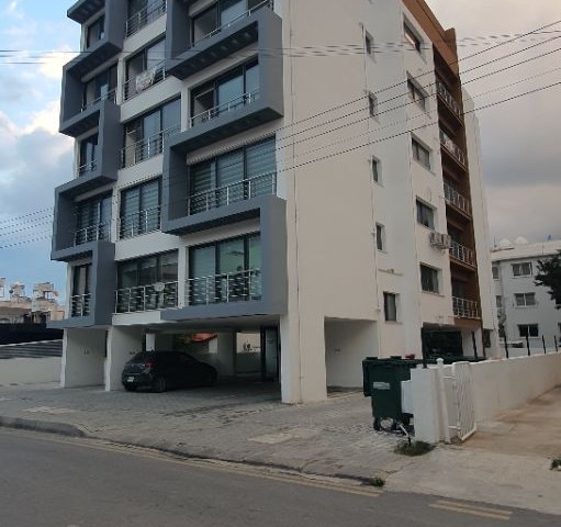 2+1 luxury flat in the center of Kyrenia, Turkish Hearth Club and Barbaroslar market area in a brand new building. VAT unpaid