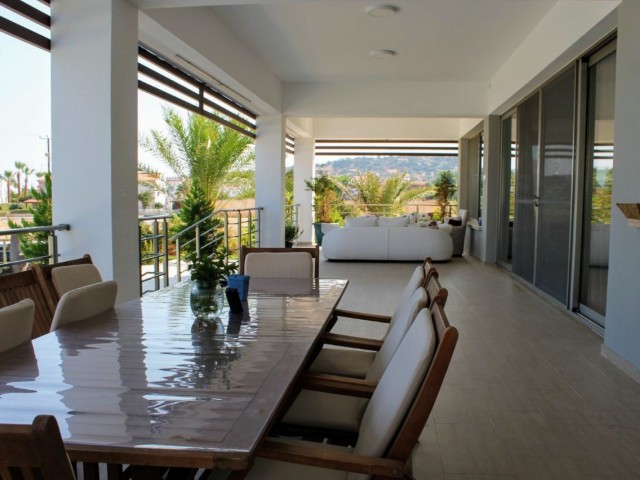 Kyrenia Alagadi, 5+1 Strandpromenade, freistehende, einzigartige Villa mit gleichwertiger Eigentumsurkunde.