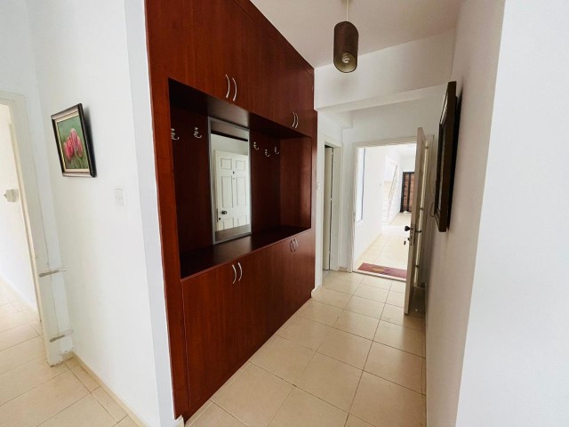 Flat To Rent in Alsancak, Kyrenia