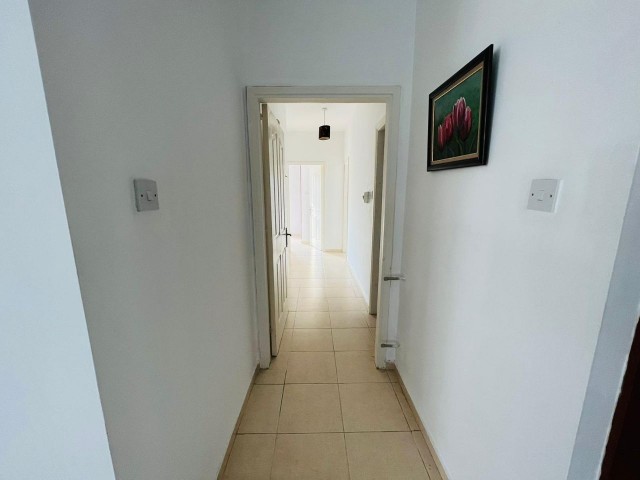 Flat To Rent in Alsancak, Kyrenia