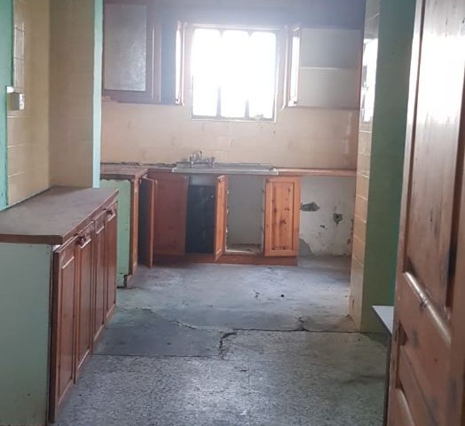 Detached house in Kyrenia, Alsancak, in a 1 decare (1338m2) garden, which needs renovation.