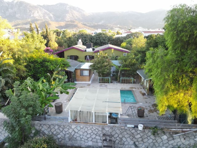 4+1 Stone Cypriot Gouse with saouna,2000m2 garden ,pool and guest detach house...Yeşiltepe area. NO tax require.