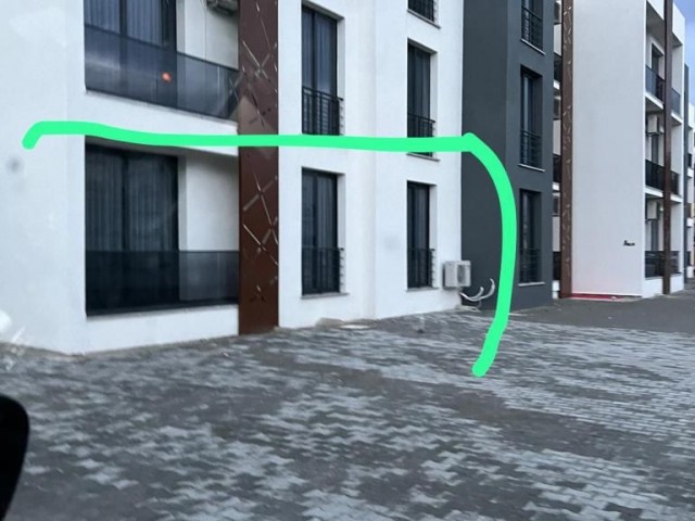 Alsancak Girne zemin kat çift banyo tuvaletli 2+1 sıfır daire.Tasınmaya hazır[ eşyalı 5000 stg extra]