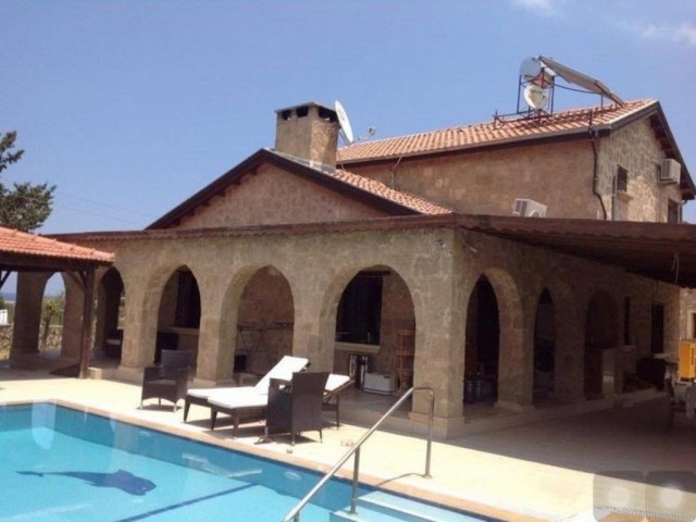 Authentic stone house by the sea in Lapta, Kyrenia. . . Garden with pool. . 