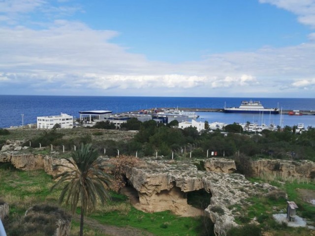 Kyrenia Eziç Penuts area 140 m2 mountain and sea view, 3+1 3rd floor apartment. Complex with pool, security available. 