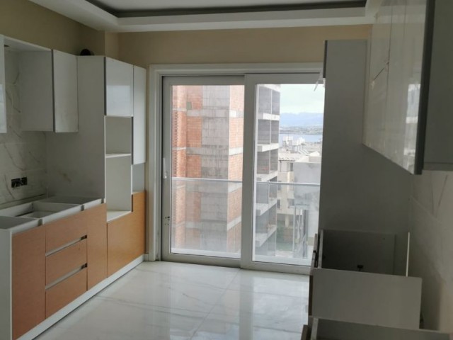 Kyrenia Eziç Penuts area 140 m2 mountain and sea view, 3+1 3rd floor apartment. Complex with pool, security available. 