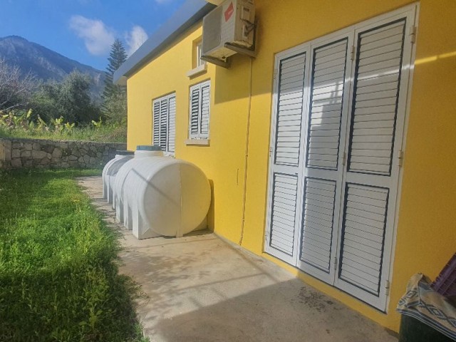 Kyrenia Ozankoy, 4+1 Bangalow, 1000m2 Garten, Wasser gut und Obstbäume. . . 