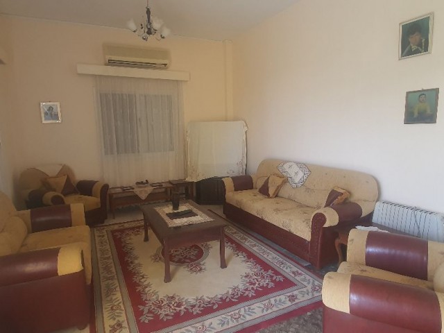 Girne Ozanköy, 4+1 Bangalow, 1000m2 bahçe, su kuyusu ve meyve ağaçlarıyla...