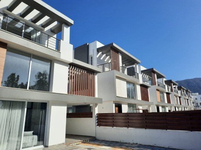 GIRNE KARAOĞLANOĞLU 3+1 TRIPLEX VILLES برای فروش (325K STG با استخر، 295K STG بدون استخر)