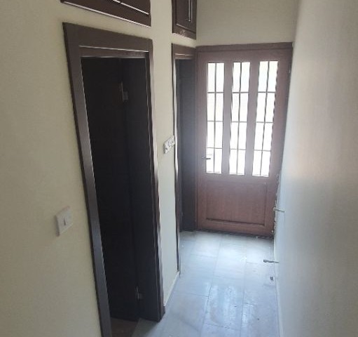 GİRNE KARŞIYAKA’DA SATILIK 2 adet 5+1 triplex VİLLALAR Yeni( kullanılmamış) ( Sarı villa 420 bin stg, Beyaz villa 520 bin stg )