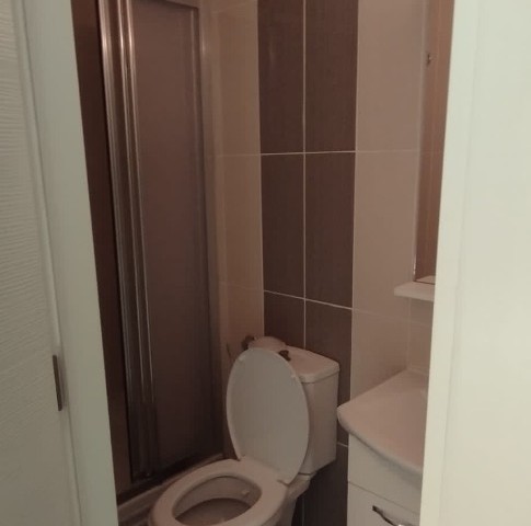 WOHNUNG ZUR MIETE IN EINER ANLAGE MIT 2+1 POOL IN GİRNE KARAOĞLANOĞLU