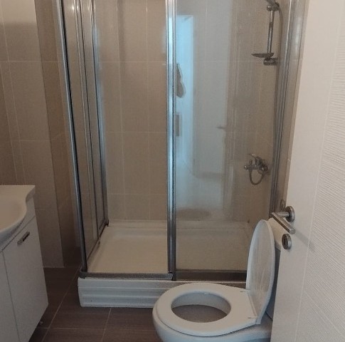 WOHNUNG ZUR MIETE IN EINER ANLAGE MIT 2+1 POOL IN GİRNE KARAOĞLANOĞLU