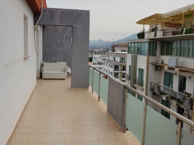 GİRNE VERGİ DAİRESİ BÖLGESİNDE SATILIK 2+1 PENTHOUSE 