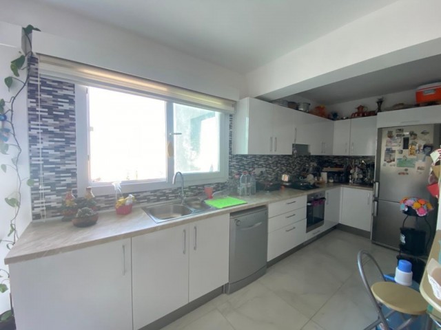 GİRNE VERGİ DAİRESİ BÖLGESİNDE SATILIK 2+1 PENTHOUSE 