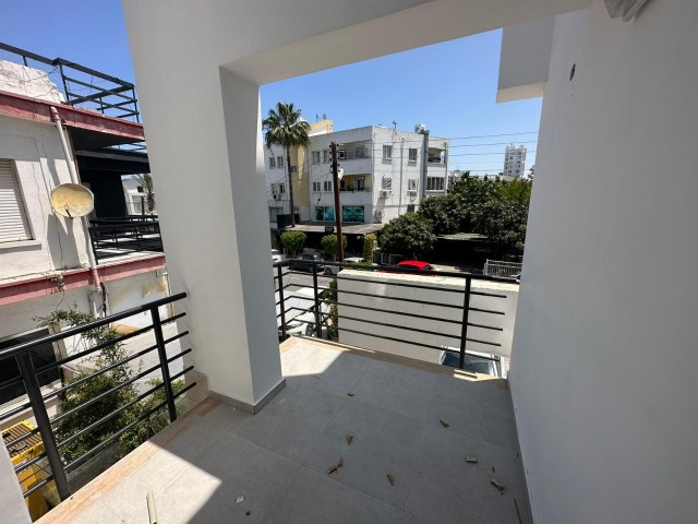 3+1 MEDIUM FLOOR FLAT FOR SALE IN KYRENIA CENTER