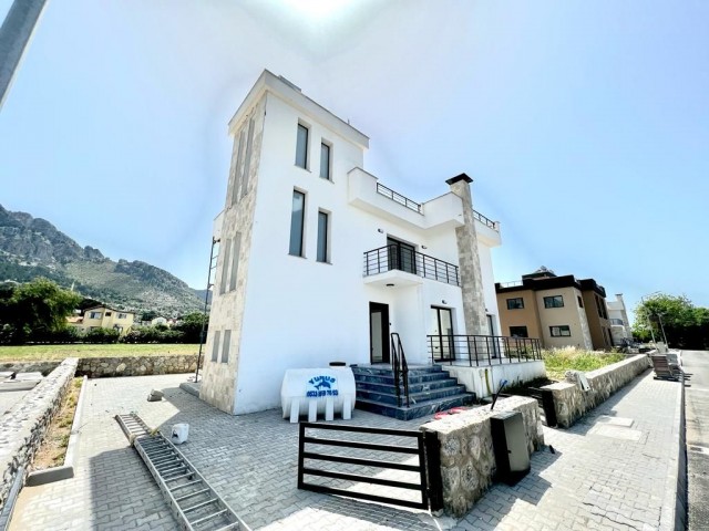 4+1 NEUE VILLA ZUM VERKAUF IN KYRENIA/KARŞIYAKA MIT PRIVATER TERRASSE