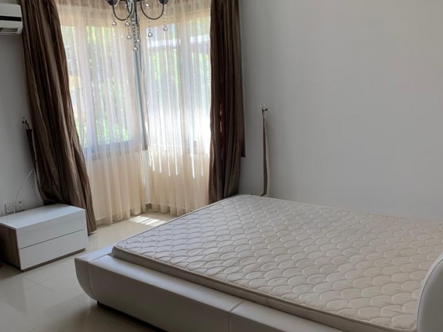 GIRNE MERKEZ’DE KİRALIK 3+1 DAİRE AİLE APARTMANI 