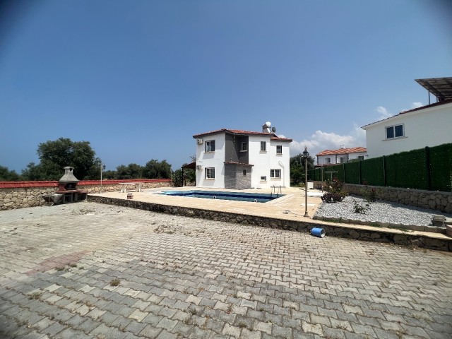 4+1 VILLA WITH POOL FOR SALE IN KYRENIA/CATAKOY