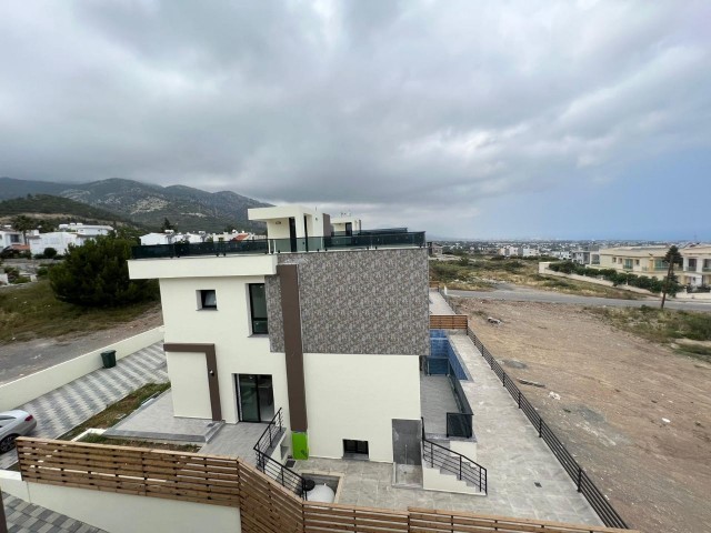 4+1 ZERO VILLA MIT POOL ZUM VERKAUF IN KYRENIA/CATALKOY