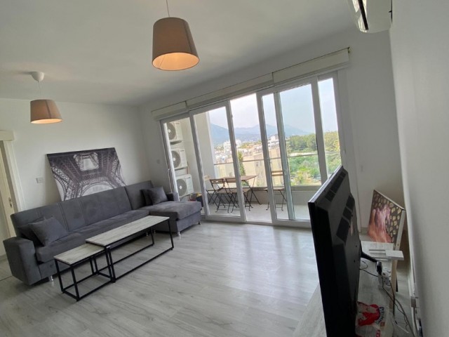 GİRNE’DE PUENTE ÖZYALÇİN KİRALIK 2+1 DAİRE LEMAR’IN YANI ( 6 AY PEŞİN 700 STG )