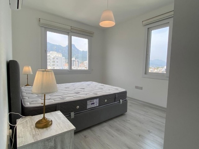 2+1 WOHNUNG ZU VERMIETEN IN PUENTE ÖZYALÇIN IN KYRENIA, IN DER NÄHE VON LEMAR (6 MONATE VORAUS 700 STG)