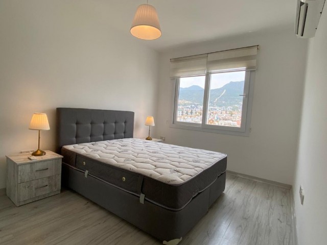 GİRNE’DE PUENTE ÖZYALÇİN KİRALIK 2+1 DAİRE LEMAR’IN YANI ( 6 AY PEŞİN 700 STG )