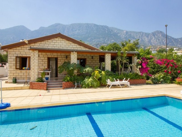 3+1 VILLA WITH POOL FOR RENT IN KYRENIA/LAPTA