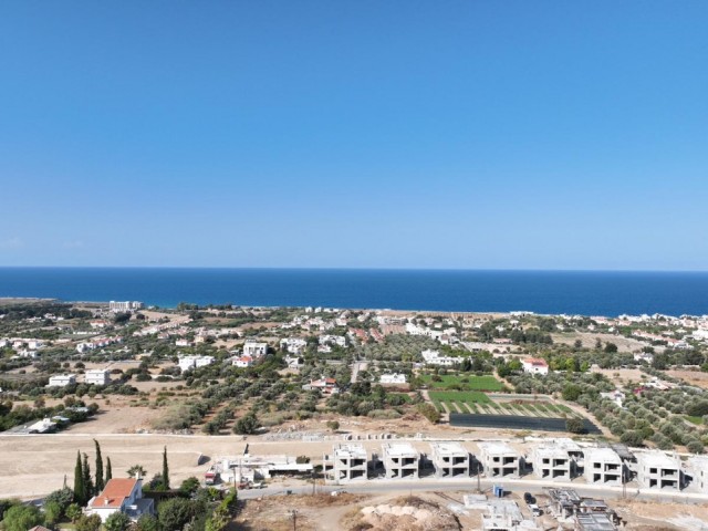 4+1 VILLEN IM PROJEKT IN KYRENIA/LAPTA 375.000 STG (Startpreis)