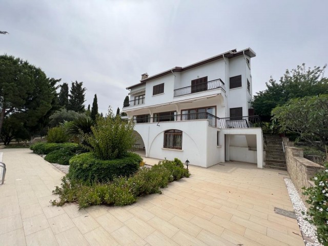 6+1 VILLA MIT POOL ZU VERMIETEN IN KYRENIA EZİÇ PRIMIER AREA (jährlicher Cash 4000 Stg)