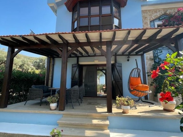 3+2 POOLVILLA ZUM VERKAUF IN ALSANCAK, KYRENIA