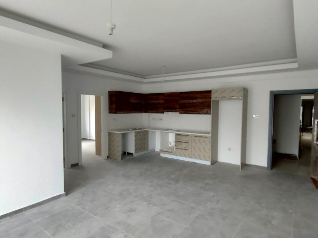 GİRNE MERKEZDE SATILIK 2+1 yeni DAİRE