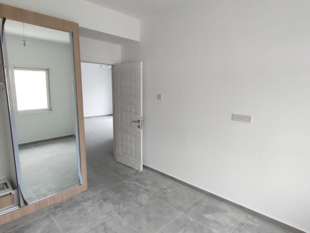 GİRNE MERKEZDE SATILIK 2+1 yeni DAİRE