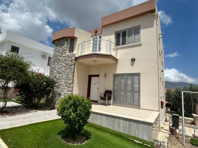 3+1 VILLA ZU VERKAUFEN IN GIRNE BOSPHORUS (Keine Schulden, Lagerfläche und 7 Tonnen Wassertank verfü