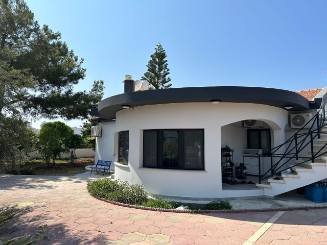 KYRENIA OZANKÖY 3+1 VILLA ZU VERKAUFEN MIT AKTIVEM WASSERBRUNNEN UND GESCHLOSSENER GARAGE VERFÜGBAR