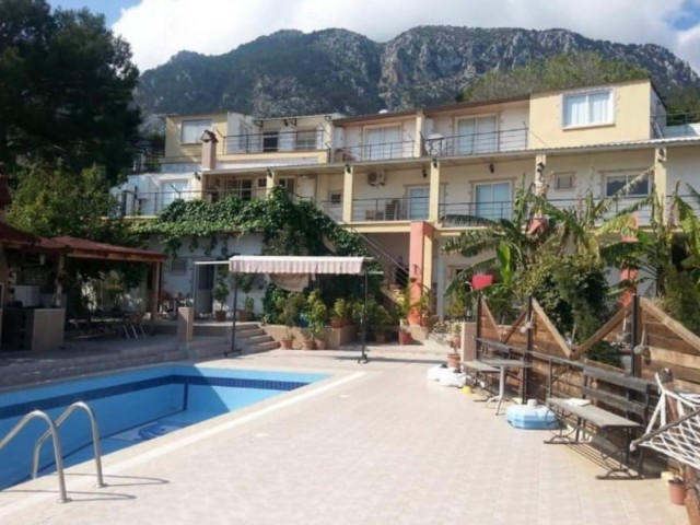 4+1 VILLA MIT POOL, BERG- UND MEERBLICK ZUM VERKAUF IN LAPTA, KYRENIA