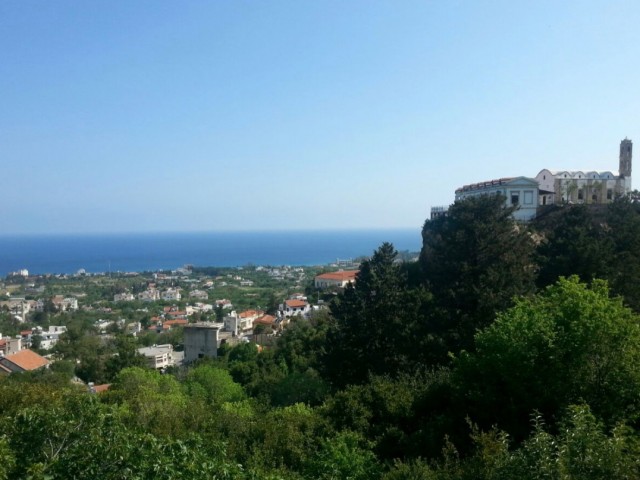 4+1 VILLA WITH POOL, MOUNTAIN AND SEA VIEW FOR SALE IN LAPTA, KYRENIA