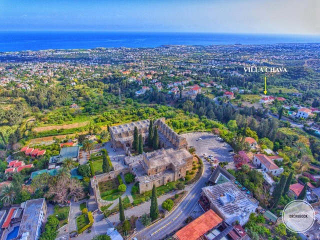 GRUNDSTÜCK ZUM VERKAUF IN KYRENIA BELLAPAIS CORNER, VILLA MIT GENEHMIGUNG UND MEERBLICK