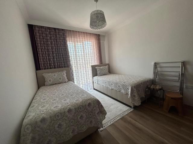 2+1 FLAT FOR SALE IN KYRENIA/CENTER KAVANYUM SITE WITH POOL