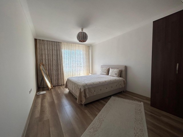 2+1 FLAT FOR SALE IN KYRENIA/CENTER KAVANYUM SITE WITH POOL