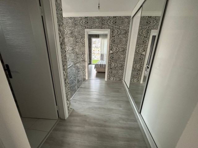 GİRNE EZİÇ LAVASH BÖLGESİ SATILIK 3+1 PENTHOUSE+DUBLEKS, ÇİFT TERAS VE ASANSÖRLÜ 