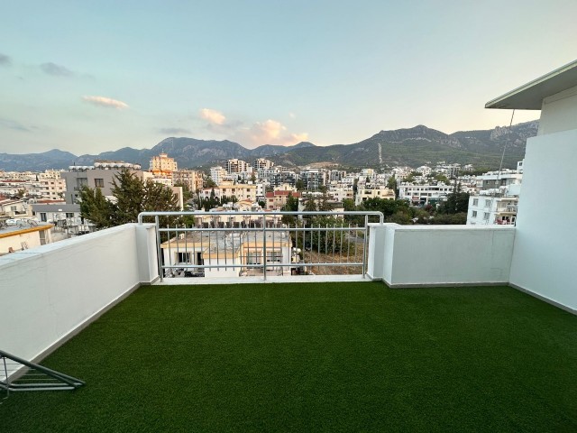 3+1 PENTHOUSE+DUPLEX ZUM VERKAUF IN DER REGION KYRENIA EZIÇ LAVASH, MIT DOPPELTERRASSE UND AUFZUG