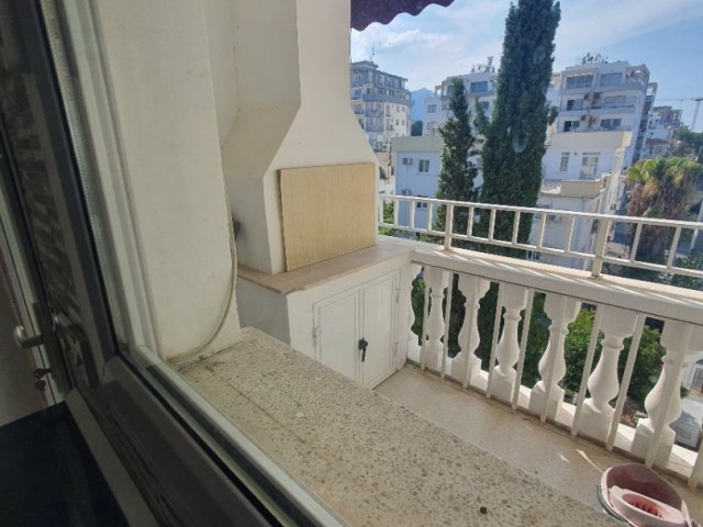 Kyrenia Nusmar Market area, 220 m2 (share title deed) flat with fireplace, BBQ and 2 balconies...